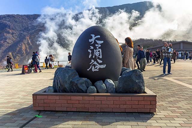 Loại trứng đen kỳ lạ của người Nhật, ai cũng ao ước được ăn 1 lần - 1