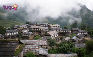 ngoi-lang-ghandruk-nepal-doc-dao-voi-nhung-ngoi-nha-co-kien-truc-la-mat